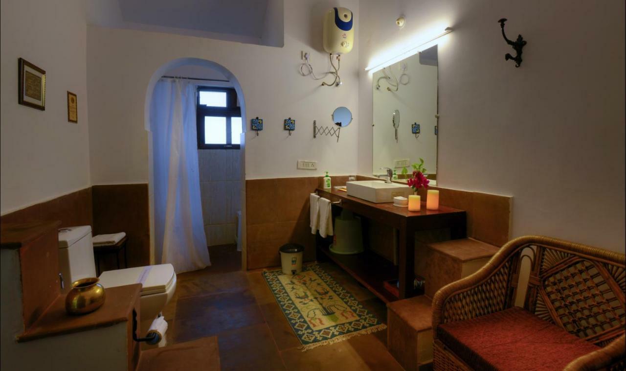 Courtyard House Hotell Kānha Exteriör bild
