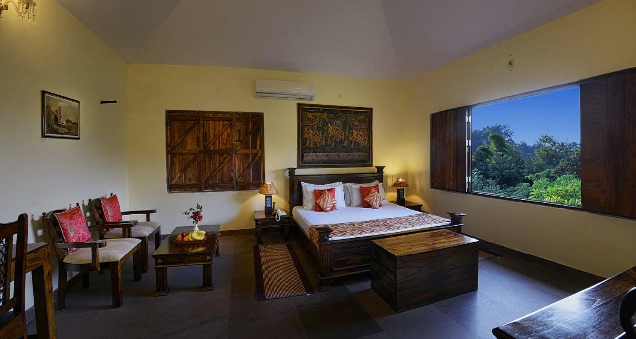 Courtyard House Hotell Kānha Exteriör bild
